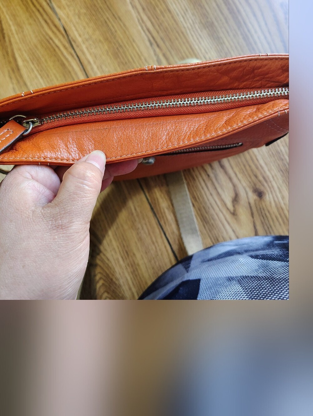 B.Makowsky Orange Genuine Leather Crossbody Bag and Animal Print Multi Pockets. - Picture 12 of 15